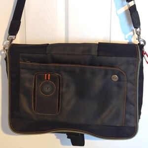 Targus Laptop Messenger Bag 17" x 13" x 4" Soft, Slightly Padded, Crossbody